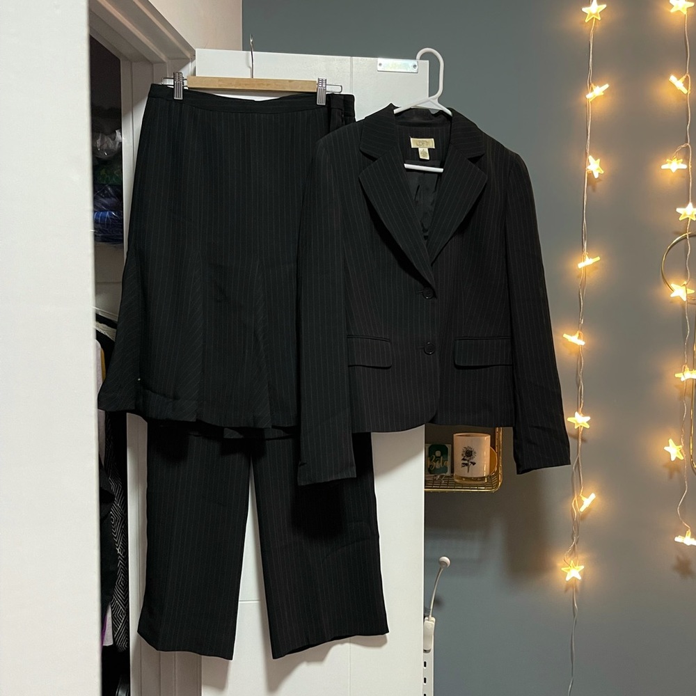 3pc Vintage Ann Taylor LOFT Pinstripe Suit w/ Skirt! - Picture 6 of 8